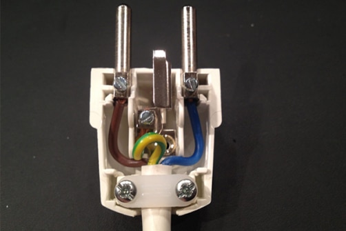 Bildet viser et åpent jordet støpsel