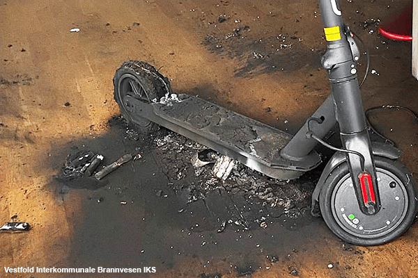 Bilde viser en forbrent elsparkesykkel