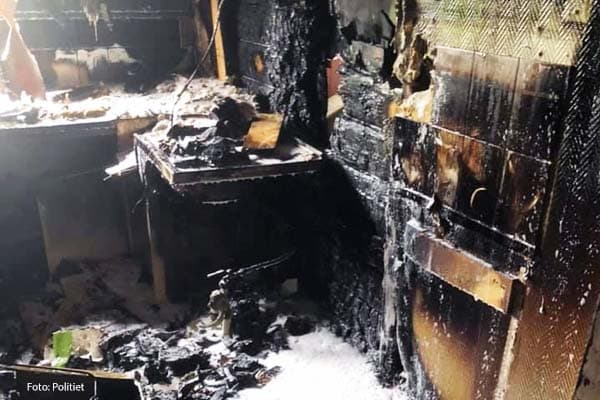 Bilde viser kjøkken med omfattende skader etter brann i oppvaskmaskin